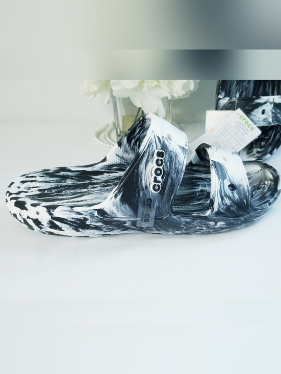CROCS Men\'s Sandal Classic Crocs Marbled Sandals in Black & White Marble NWT main image 6